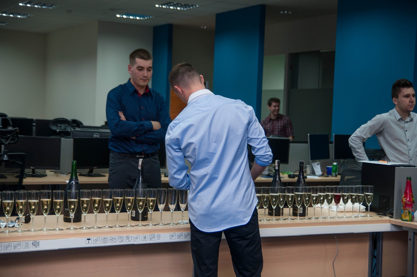 Time for the champagne. The whole process is attentively monitored and controlled.