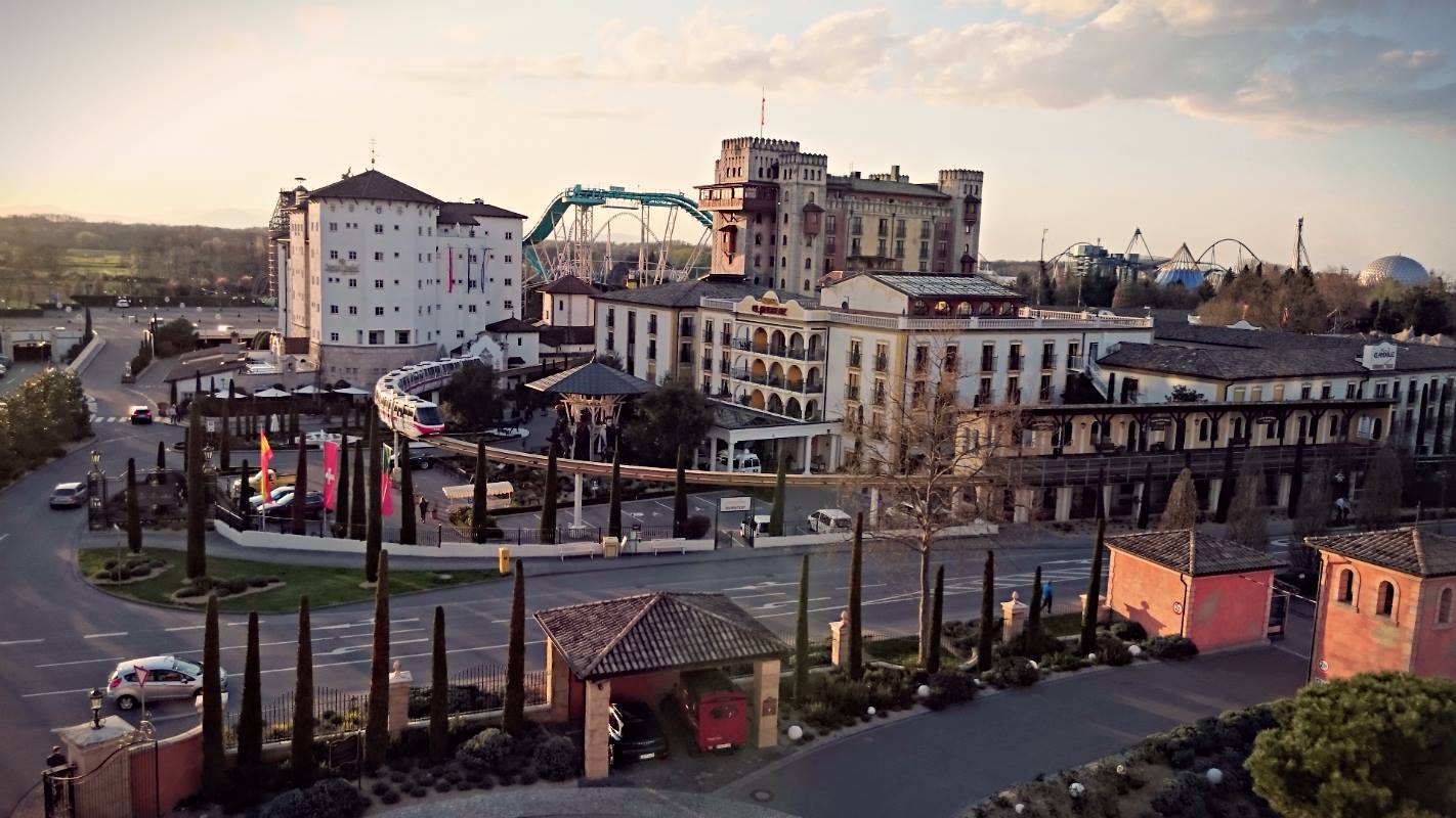 A spectacular view from the Colosseo Bar. One simply cannot pass indifferently by this breathtaking scenery!